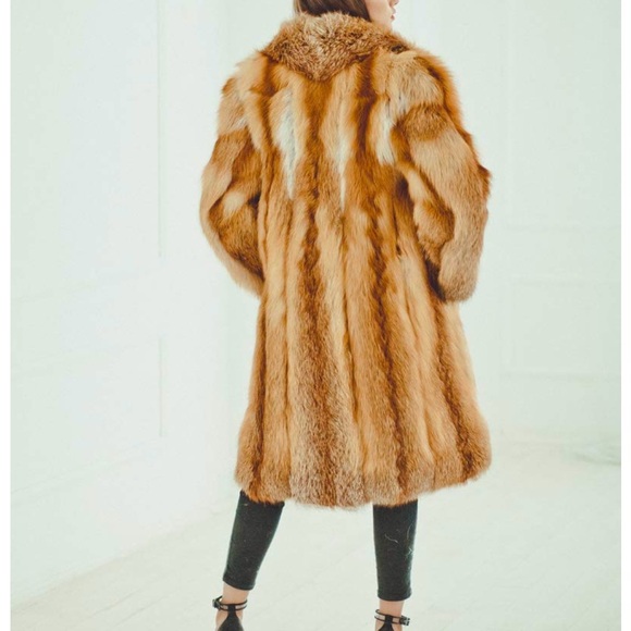 100% REAL Red Wolf Fur Coat - $2500 Resale Value - Picture 5 of 10